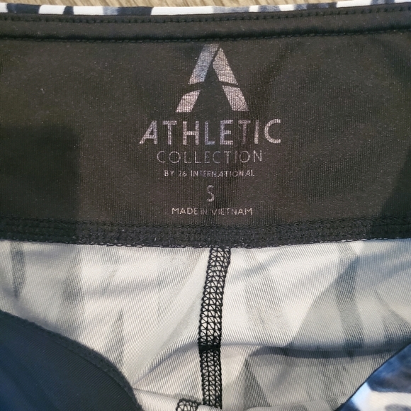 YOGA PANTS - Picture 3 of 3